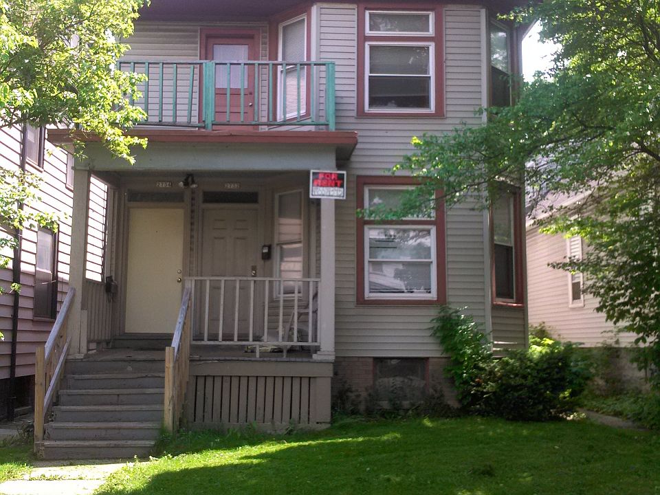 2734 N OAKLAND