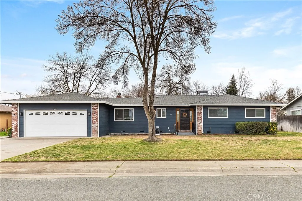 30 Hollis Ln photo 1