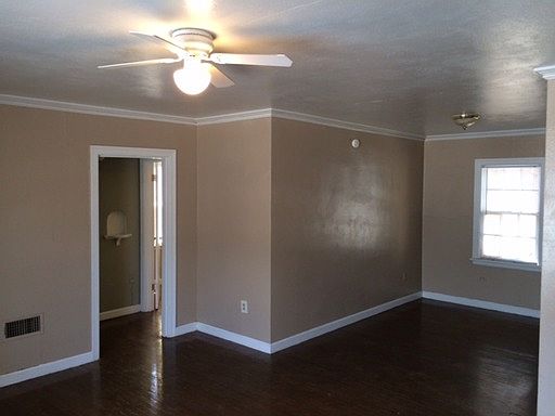 2nd image of 1604 Avenue W APT 2