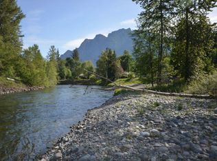 901 Riverside Dr SE, North Bend, WA 98045