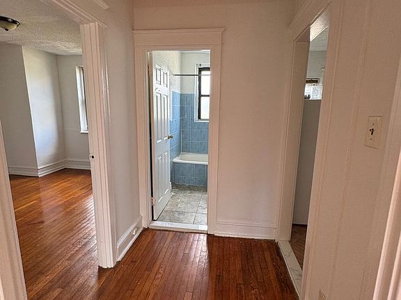 4th image of 715 Church Ln #C5