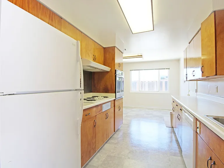 115 Rishell Dr — Photo 4