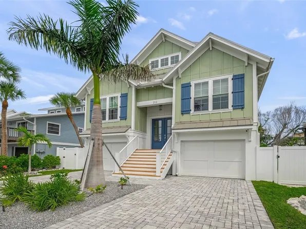 212 70th St, Bradenton Beach, FL 34217