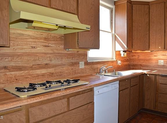 4th image of 3439 Earlswood Dr