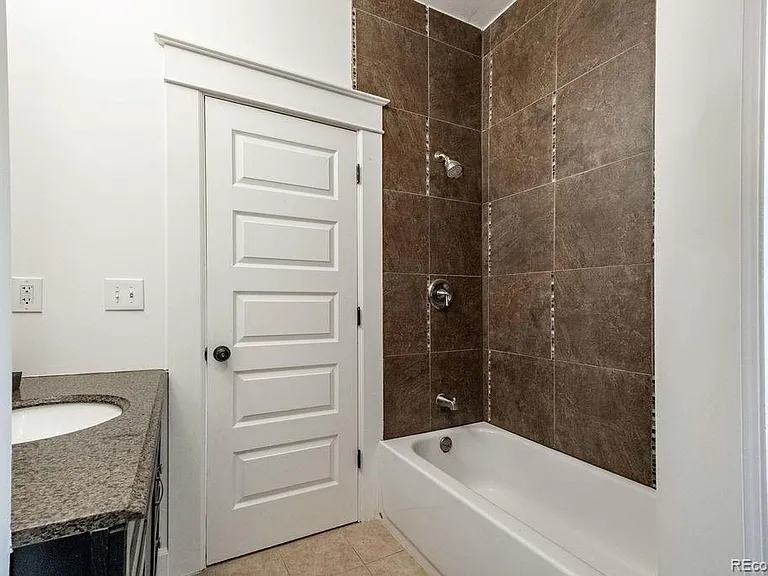 1701 E 36th Ave — Photo 22