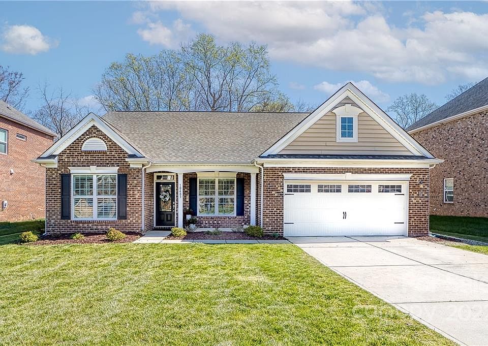 1st image of 10403 Woodview Cir