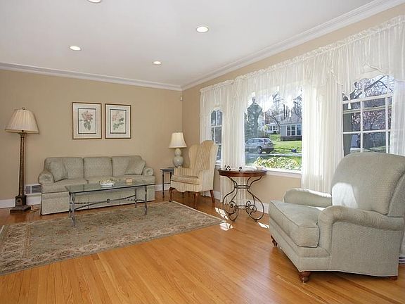 Immaculate Split Level