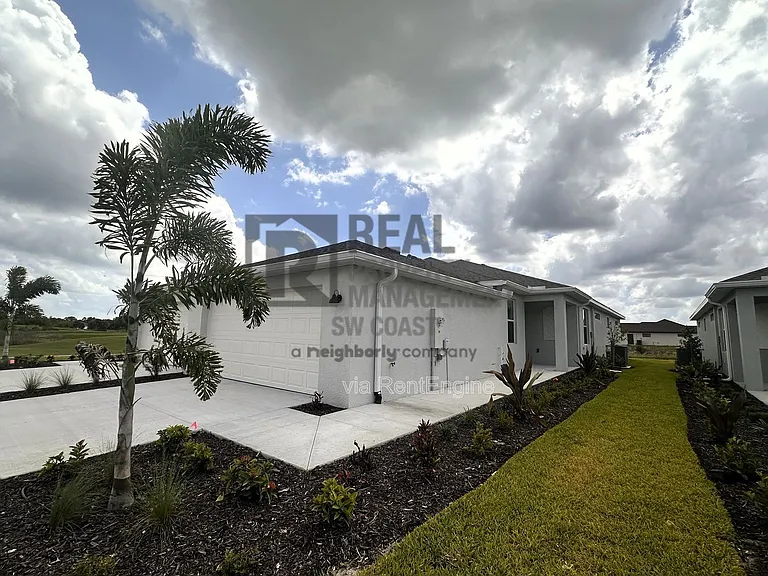 20503 Hazelnut Ct S — Photo 8