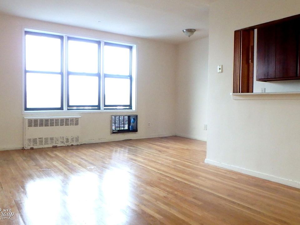 1st image of 14943 35th Ave APT 4I