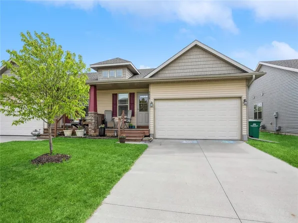 5829 NW 50th St, Johnston, IA 50131
