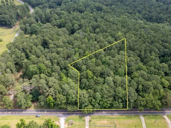 105 Deerwood Cir, Griffin, GA 30223