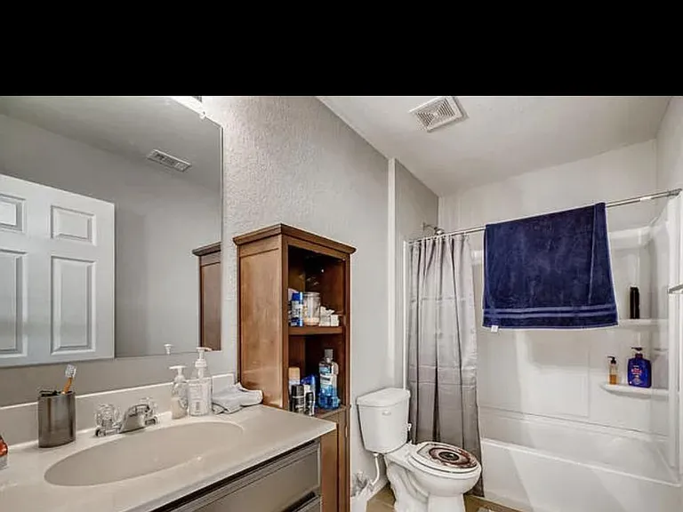 10715 Noble Cyn — Photo 13