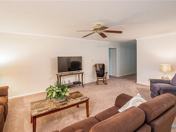 5th image of 4125 Fox Ave
