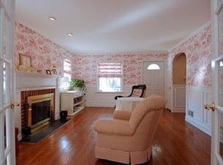 35 N Elizabeth St, Lombard, IL 60148