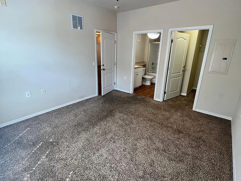 1410 Villa Capri Cir #306 — Photo 11