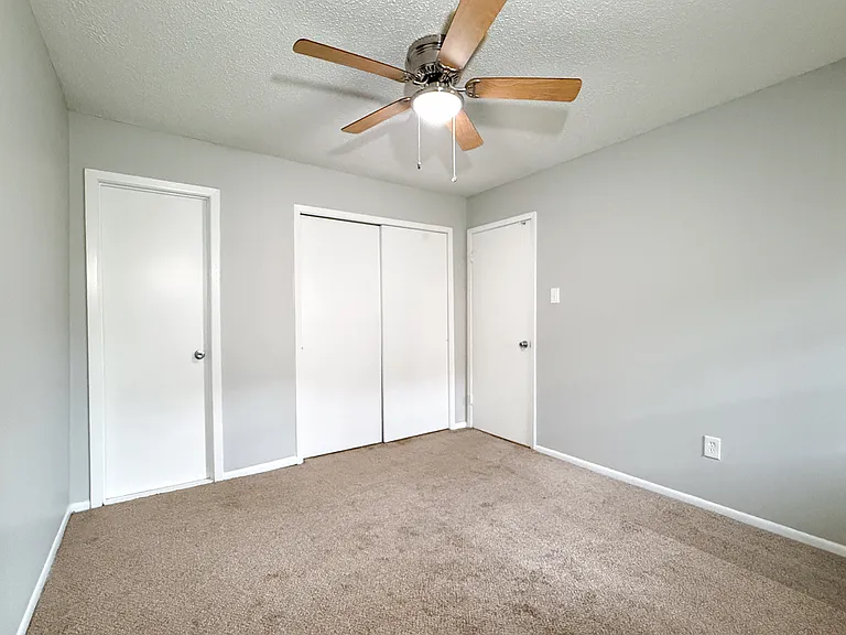 Hidden Pointe Apartments — Photo 42