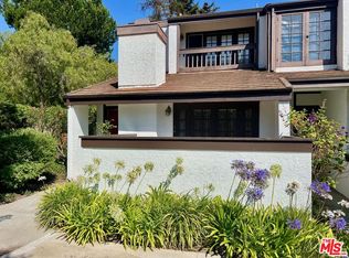 1586 Palisades Dr, Pacific Palisades, CA 90272