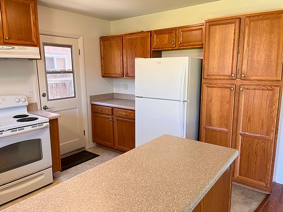 3rd image of 7129 Teasdale Ave