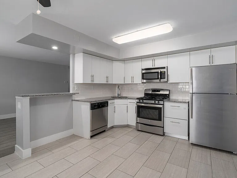 Westfield Apartments — Photo 2