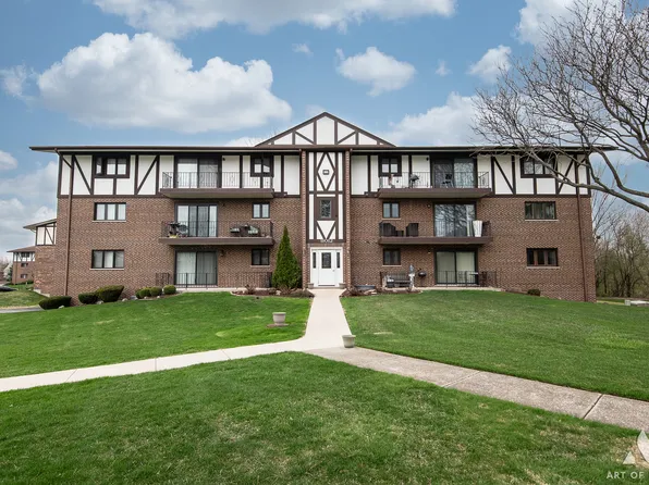 11012 S Theresa Cir APT 3C, Palos Hills, IL 60465