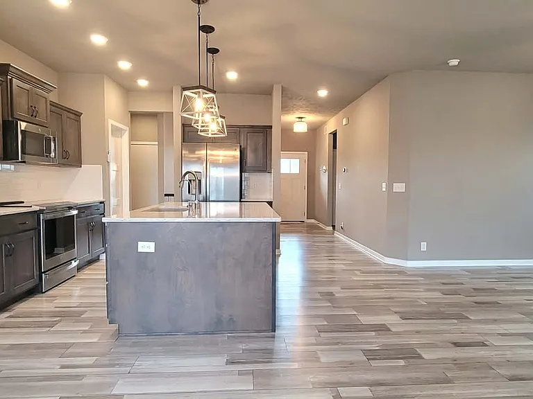 5708 N 181st Ave — Photo 5