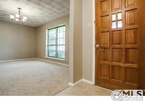 4th image of 2318 Larchmont Dr