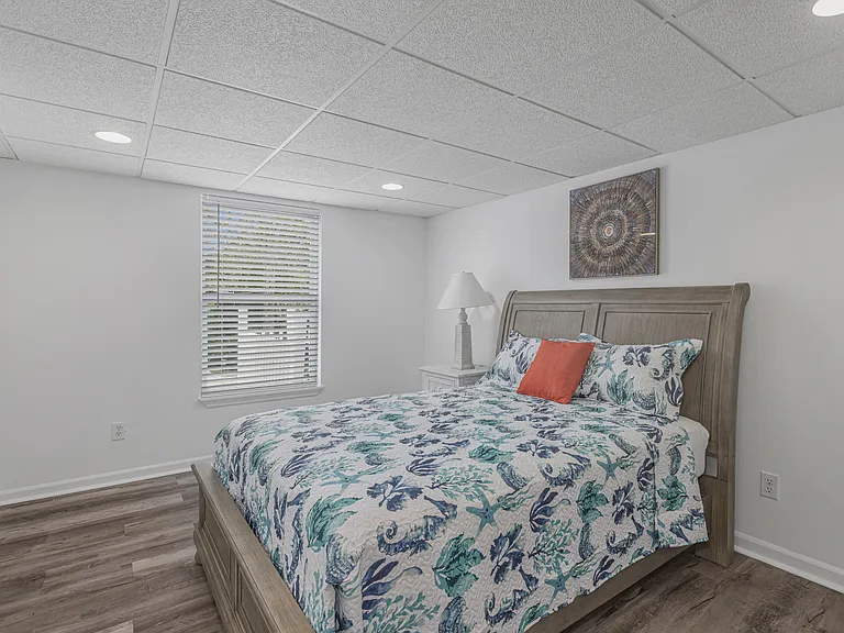 6824 Beagle Dr — Photo 14
