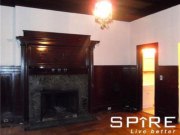 2nd image of 31 W 69th St Ofc 2