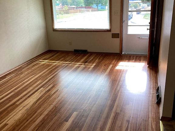 5th image of 615 E Euclid Ave