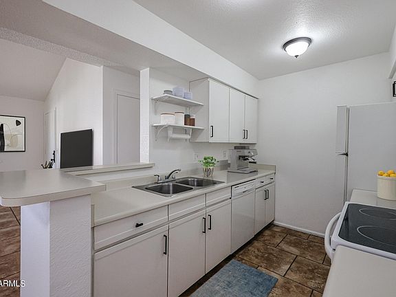 3rd image of 10610 S 48th St Unit 2034