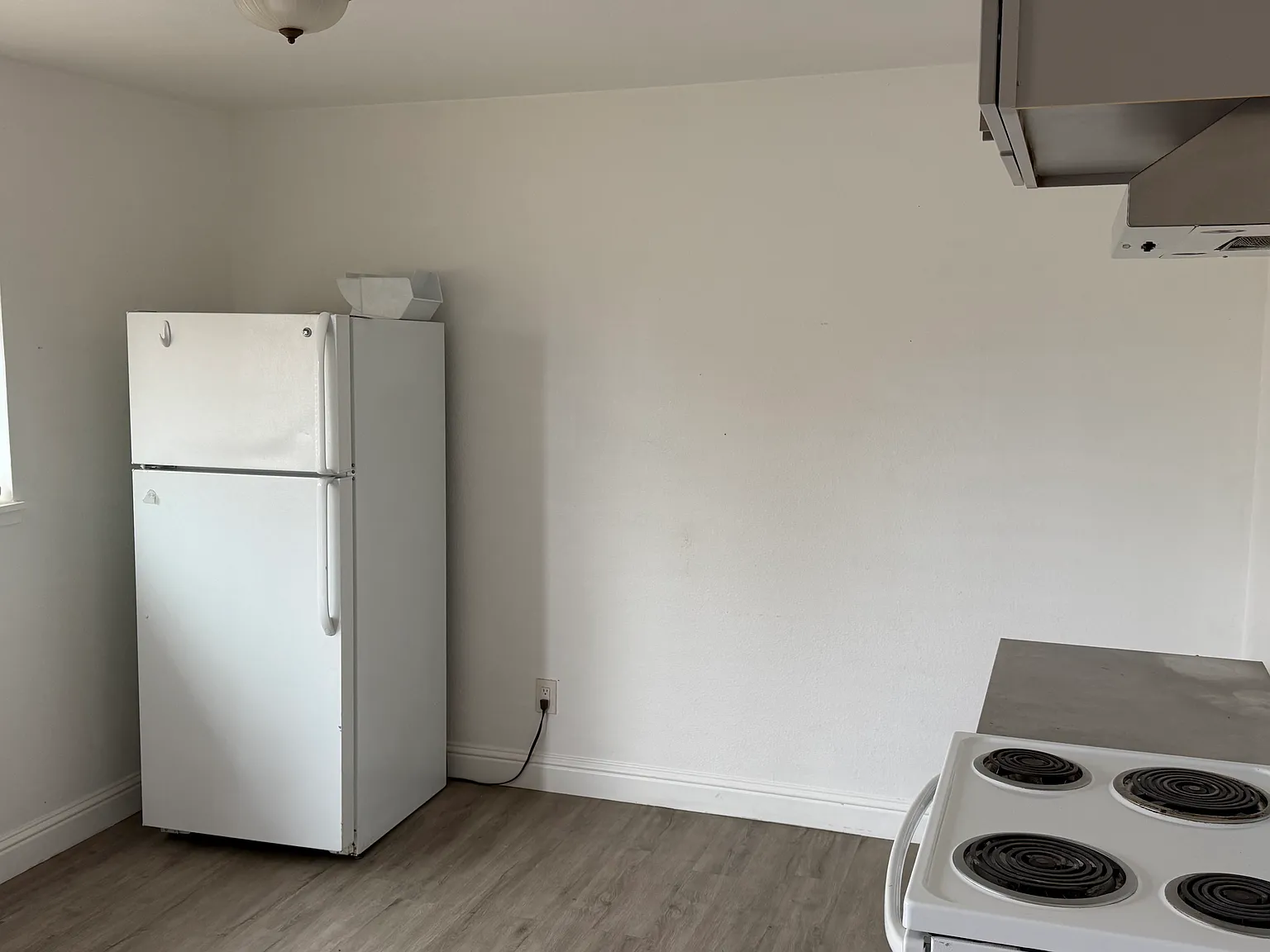 141 Starr Ave — Photo 2