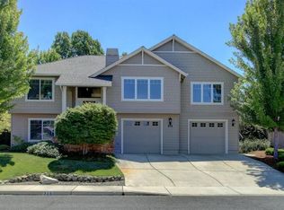 316 Meadow View Dr, Phoenix, OR 97535