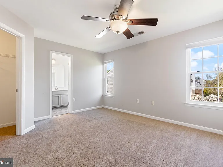 104 Frazer Dr — Photo 18