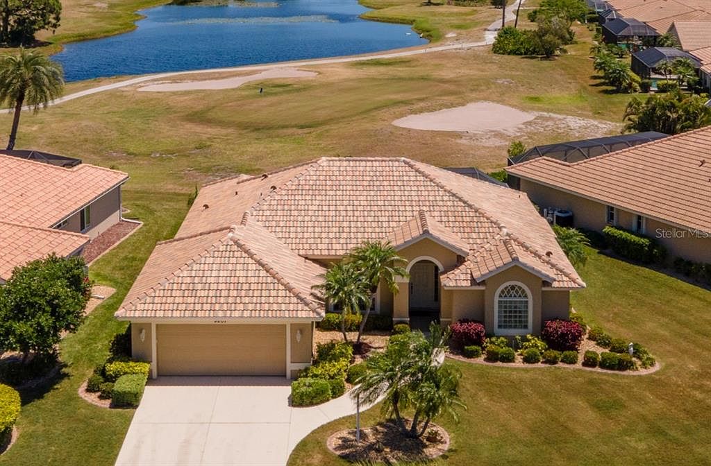 8207 Lakeside Dr