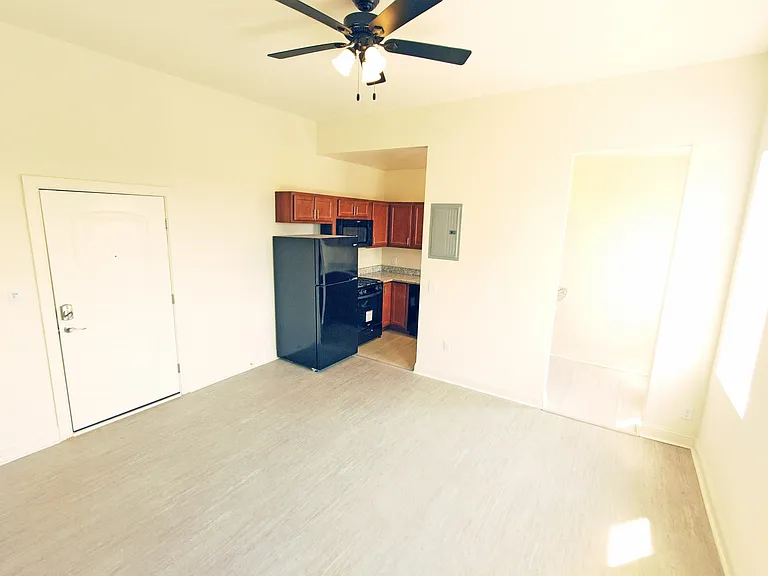 1812 Eutaw Pl — Photo 7