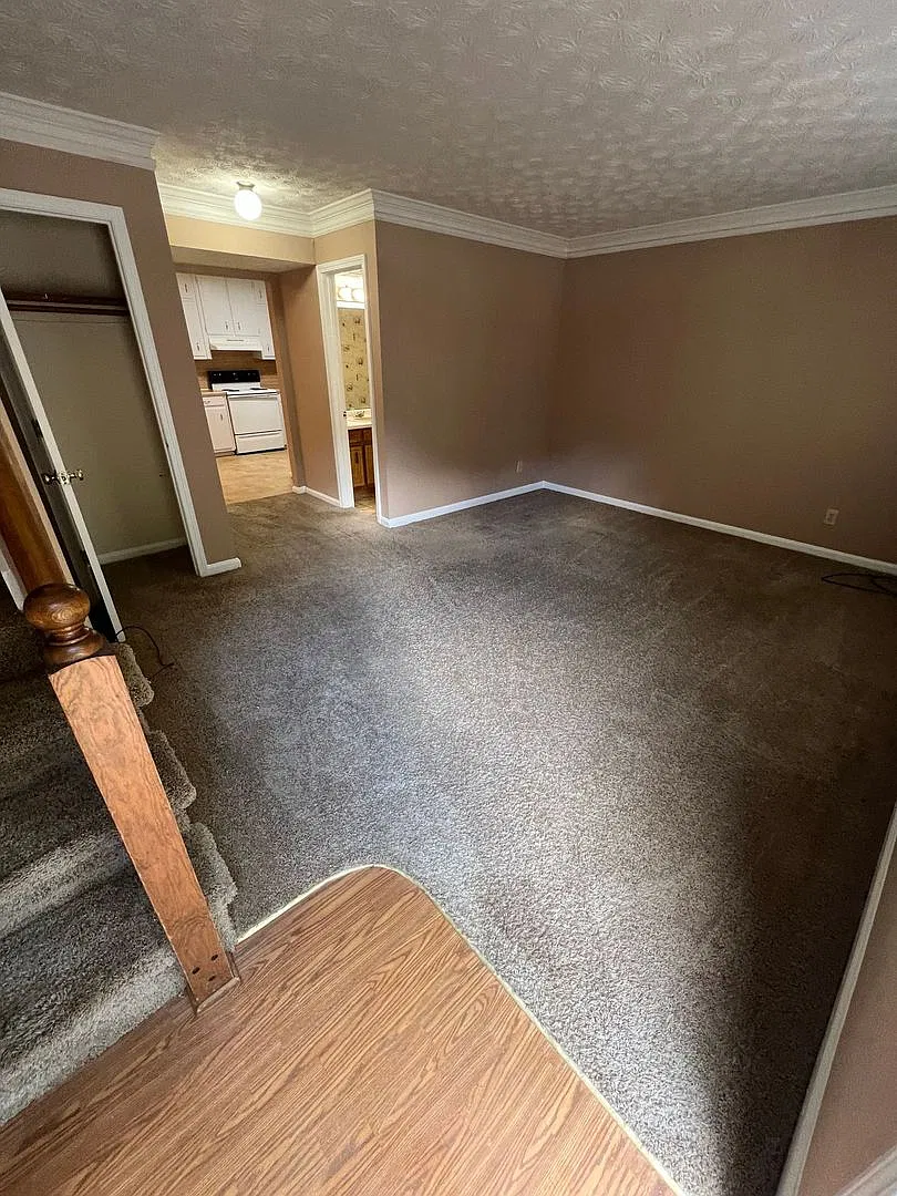 282-284 Scarlet Way — Photo 4