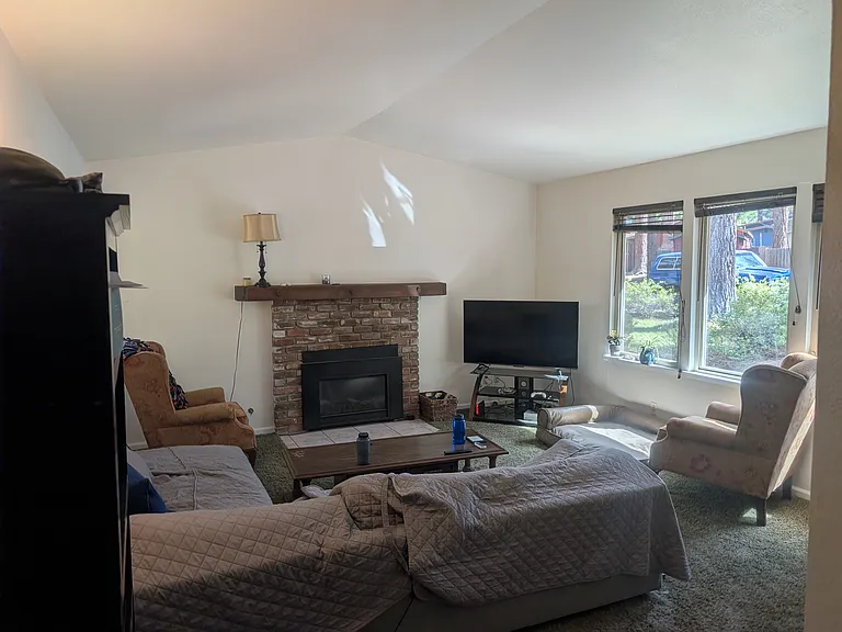 831 Taylor Way — Photo 9