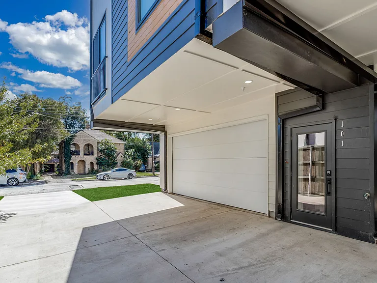 6001 Lewis St #104 — Photo 31