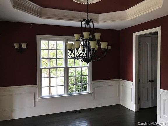 5th image of 2823 Bevis Ln