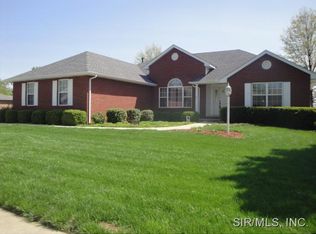 4032 Sassafras Ln, Shiloh, IL 62221