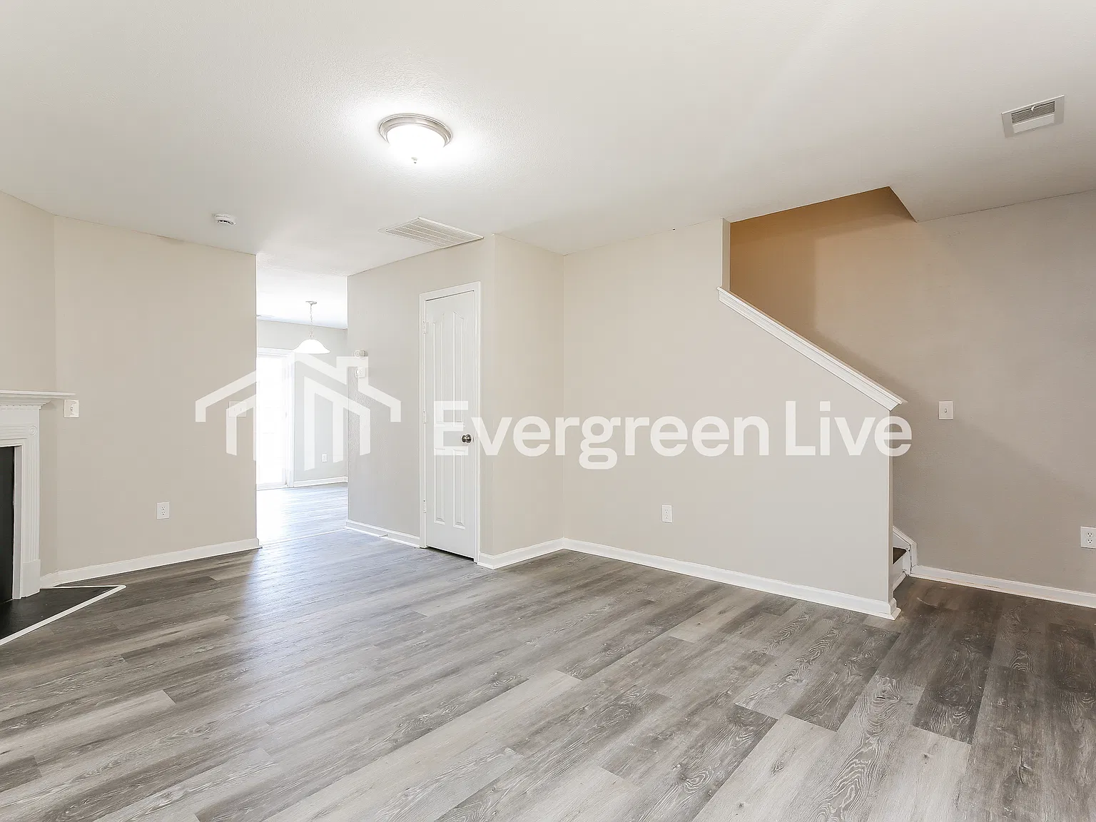 3 bed, 2.5 bath, 1392 sqft, $1,645 — Photo 4