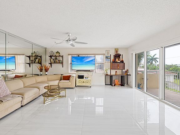 5th image of 1200 Hibiscus Avenue #201