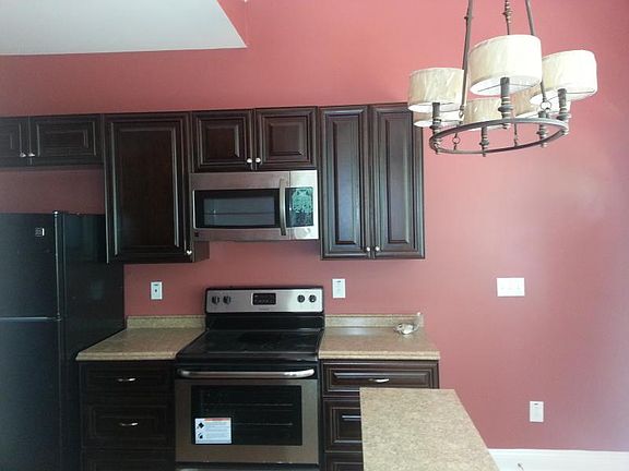 4th image of 457 Parkwood Way
