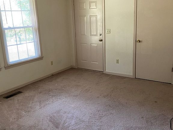 3rd image of 109 Oliver St #B