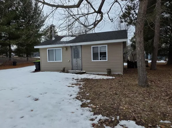 1233 Hollywood Dr, Saint Helen, MI 48656
