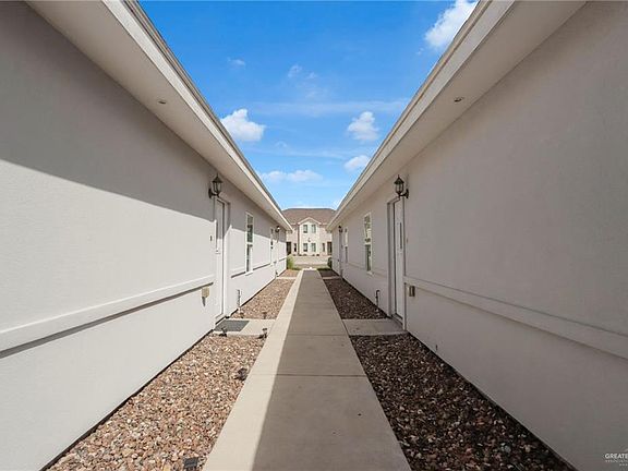 2nd image of 506 Carlisle Ave #2