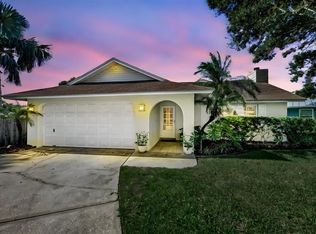 8840 Magnolia Pl, Seminole, FL 33777