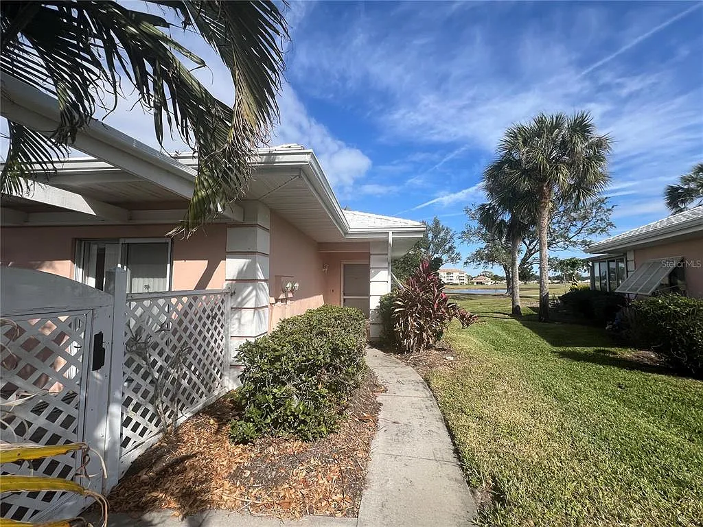 2 bed, 2.0 bath, 1175 sqft, $3,400 — Photo 3