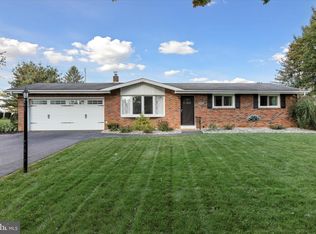 3520 Lord Byron Dr, Bethlehem, PA 18017
