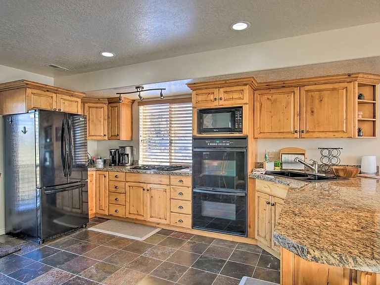 3524 N Fox Run Dr #1 — Photo 36